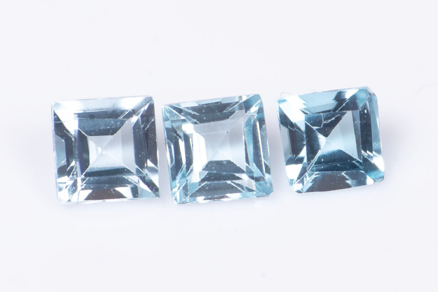 3 pieces blue topaz 0.53ct 3mm square cut