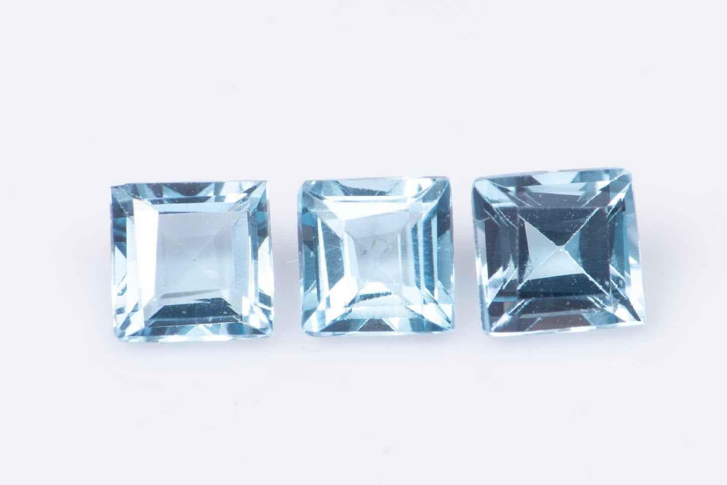 3 pieces blue topaz 0.55ct 3mm square cut