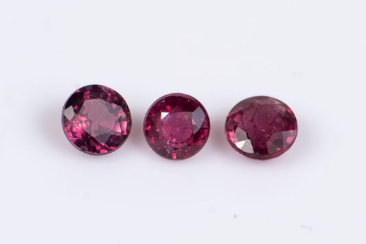 3 pieces ruby 0.40ct 2.5mm untreated round cut