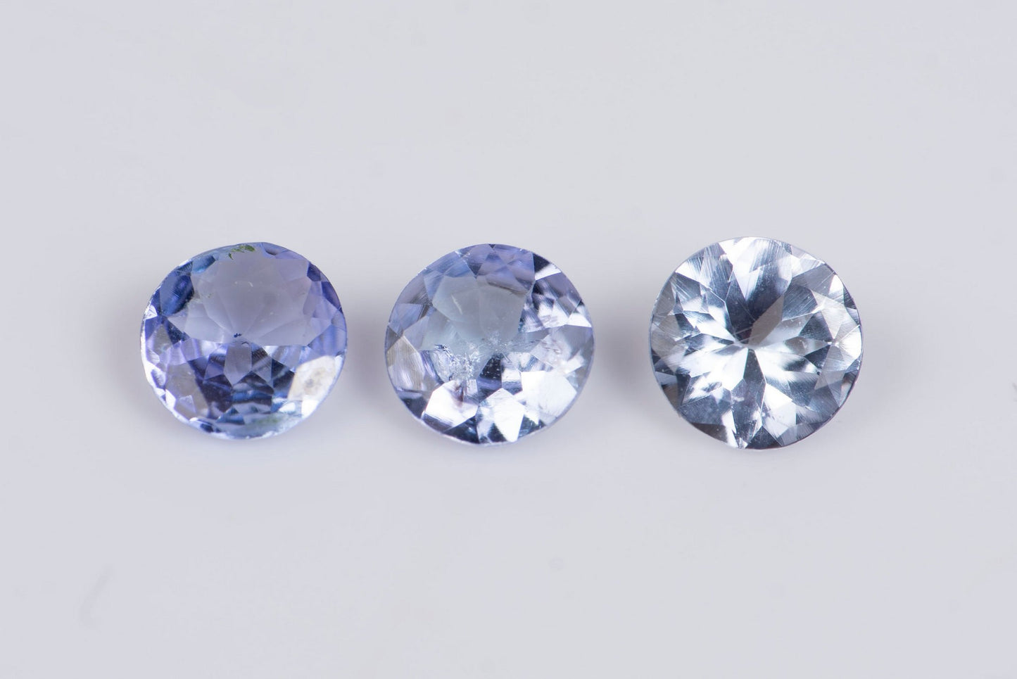 3 броя танзанит 0.57ct 3.8mm кръгла шлифовка