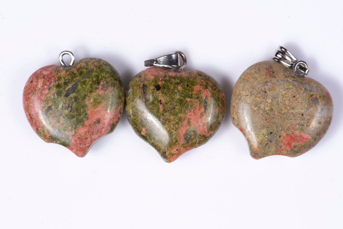 3 броя естествени висулки от унакит, сърце, 46.8ct