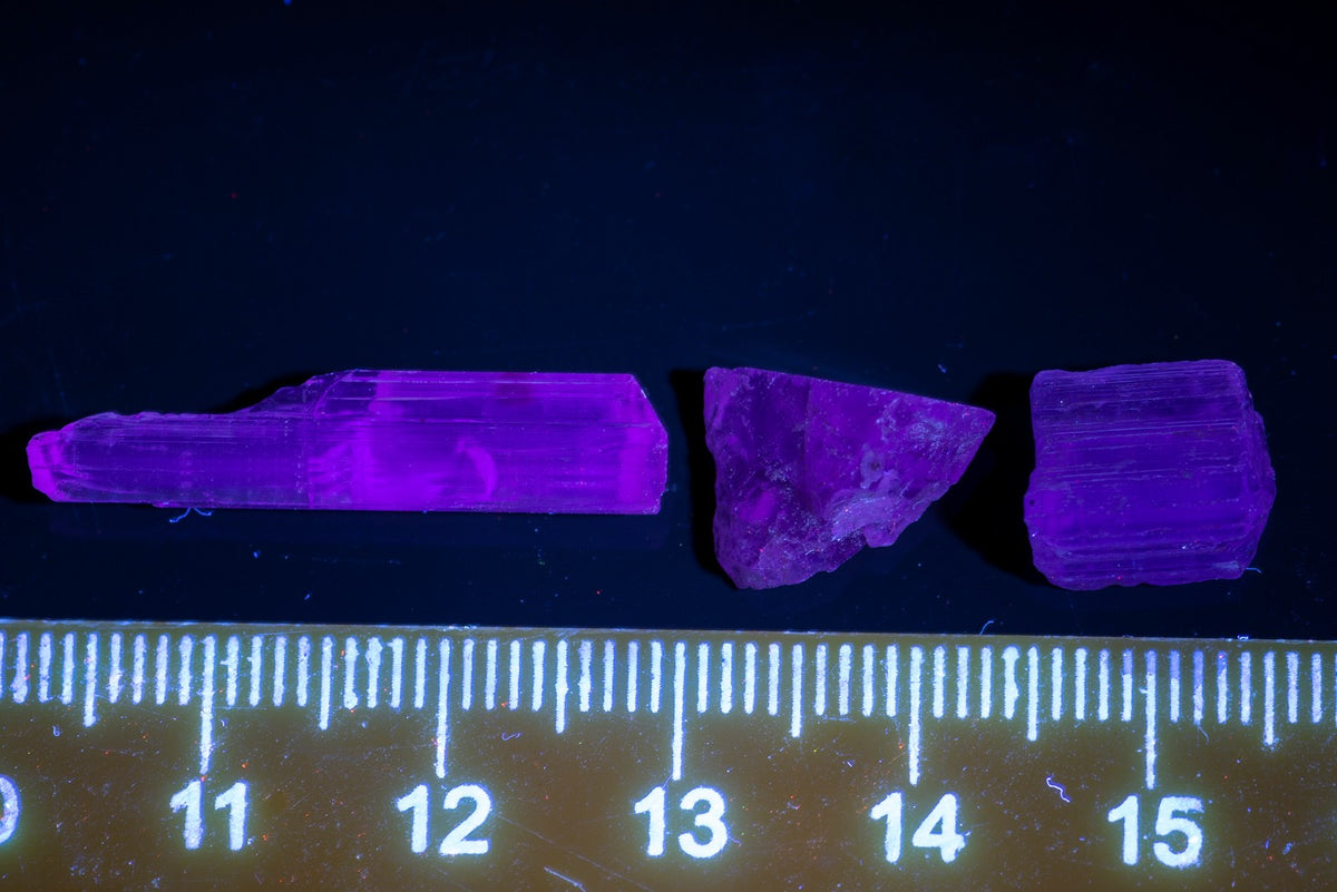 Lot 3pcs Natural Yellow Fluorescent Scapolite 3.02g