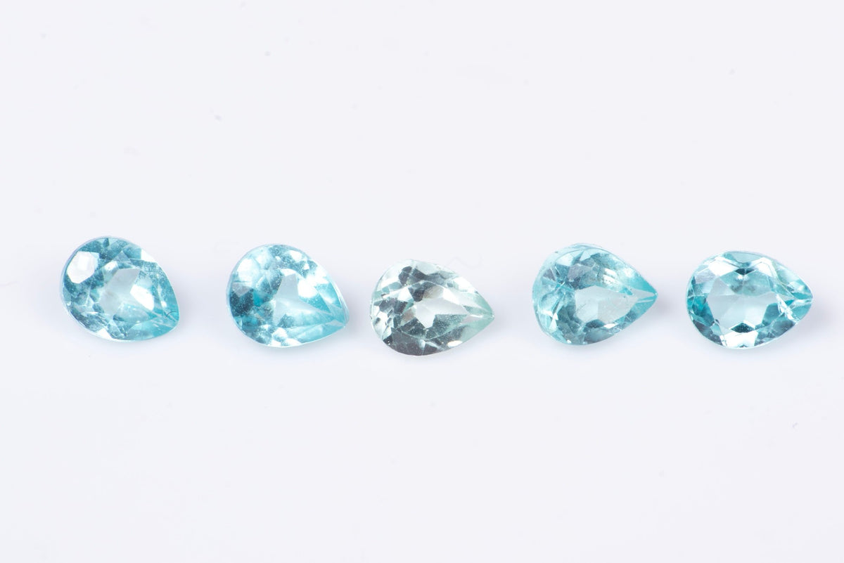 5 броя естествен син апатит 0.91ct 4x3mm капковидна шлифовка
