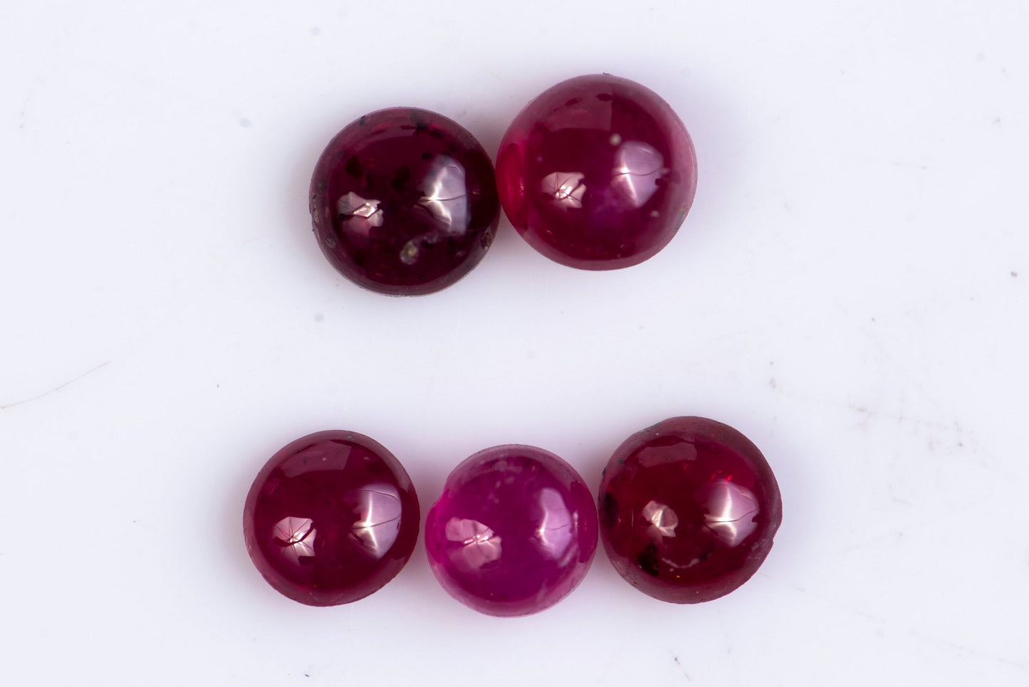 5 pieces ruby 0.61ct heated round cabochons