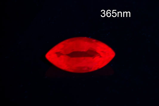 Purple sapphire 0.30ct VS untreated marquise cut