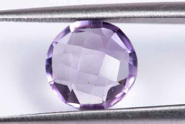 Естествен аметист 2.31ct 9mm шахматна шлифовка