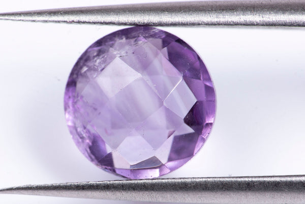 Естествен аметист 2.44ct 9mm шахматна шлифовка