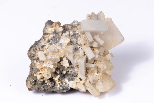 Baryte cluster crystal from Androvo Bulgaria 141g