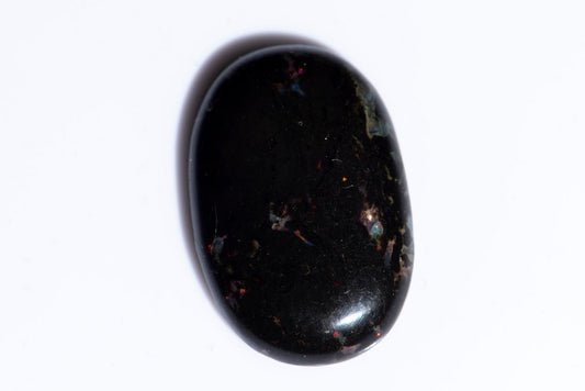 Черно опализирано дърво 10.73ct овален кабошон