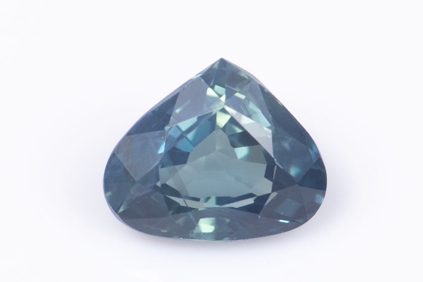 Blue sapphrie 0.55ct VS untreated teardrop cut