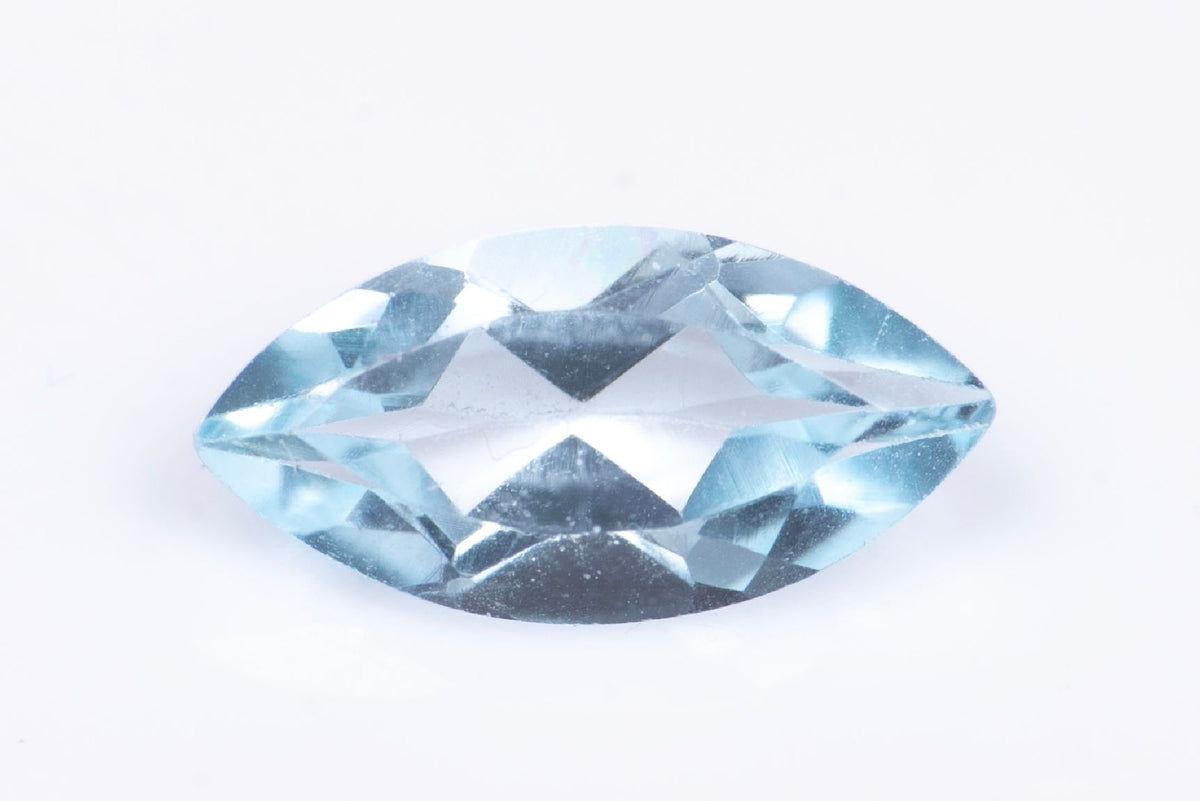 Естествен син топаз 0.60ct 8x4mm VS маркиз шлифовка