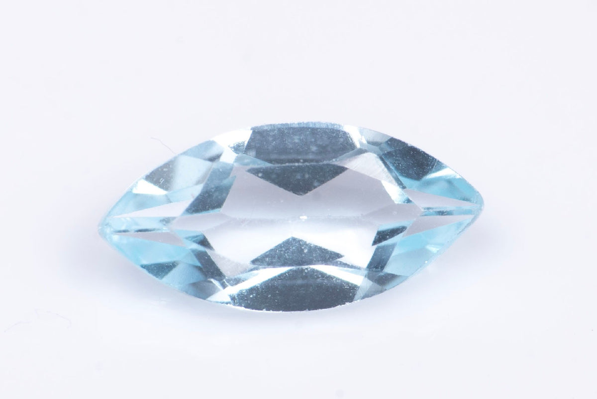 Естествен син топаз 0.62ct 8x4mm VS маркиз шлифовка №1