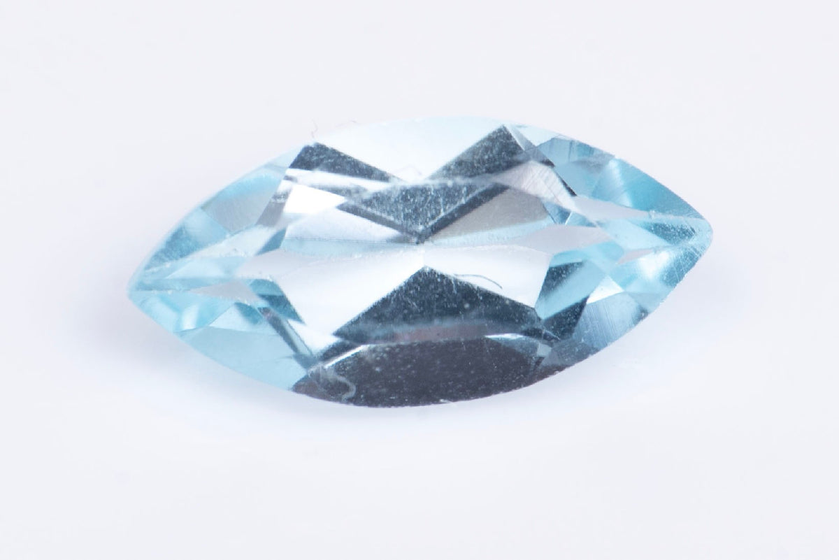 Естествен син топаз 0.62ct 8x4mm VS маркиз шлифовка №2