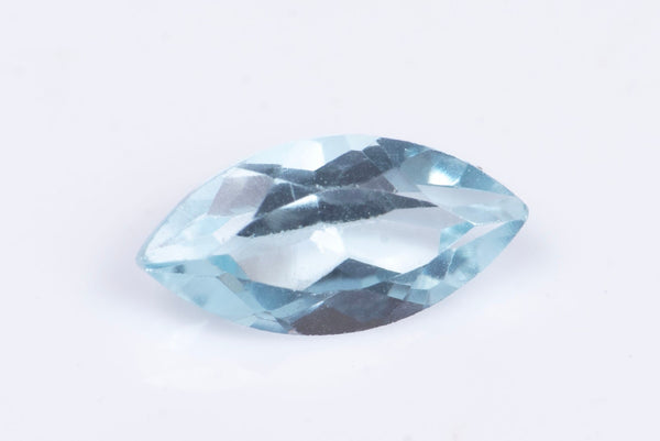 Естествен син топаз 0.63ct 8x4mm VS маркиз шлифовка