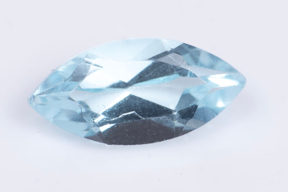 Естествен син топаз 0.64ct 8x4mm VS маркиз шлифовка №1