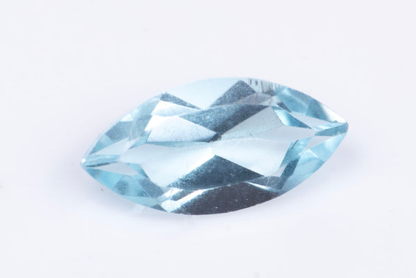 Естествен син топаз 0.64ct 8x4mm VS маркиз шлифовка №2