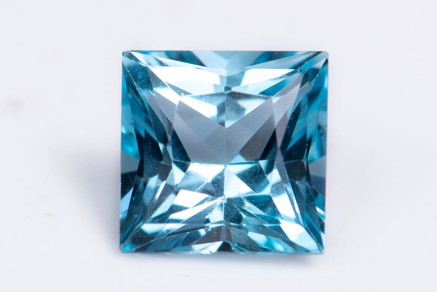 Blue topaz 3.76ct 8.4mm princess cut