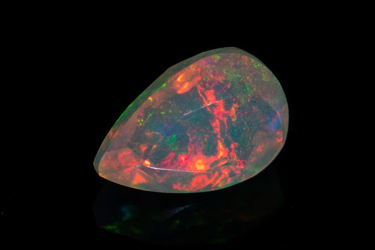 Фасетиран етиопски опал 0.53ct, капковидна шлифовка