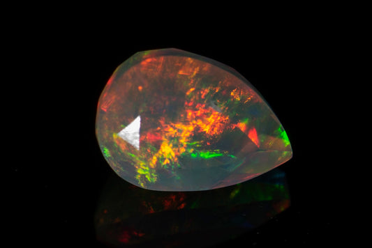 Фасетиран етиопски опал 0.61ct, капковидна шлифовка