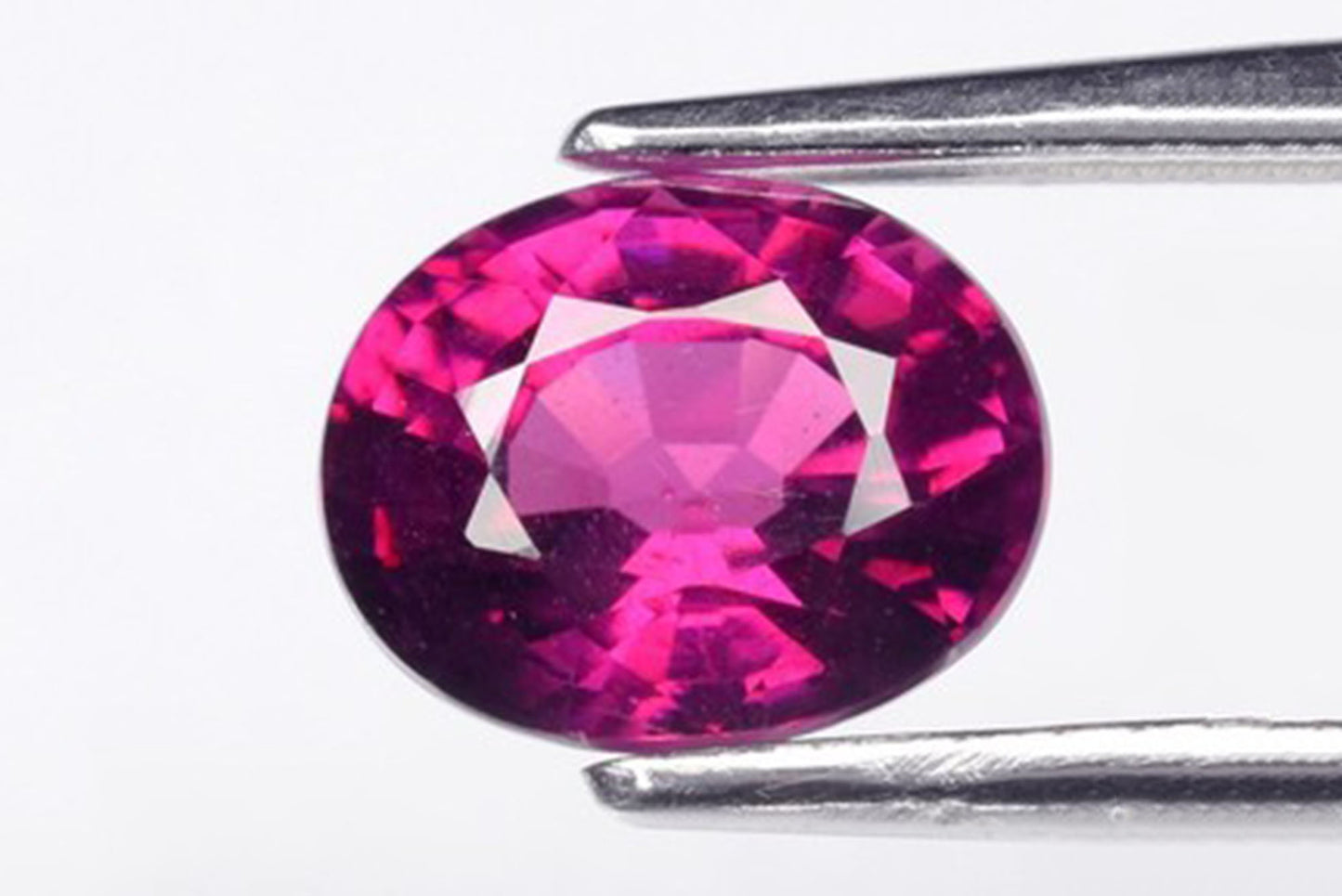 Purple Rhodolite Garnet 1.20ct Oval cut