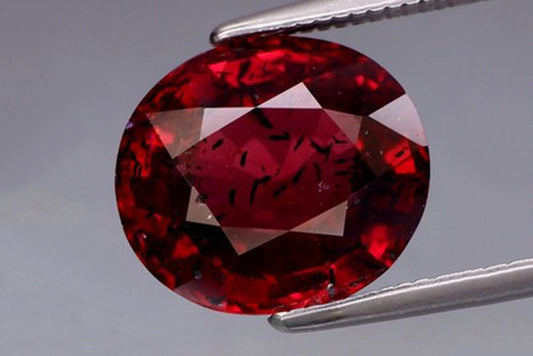 Rhodolite Garnet 4.73Ct oval cut