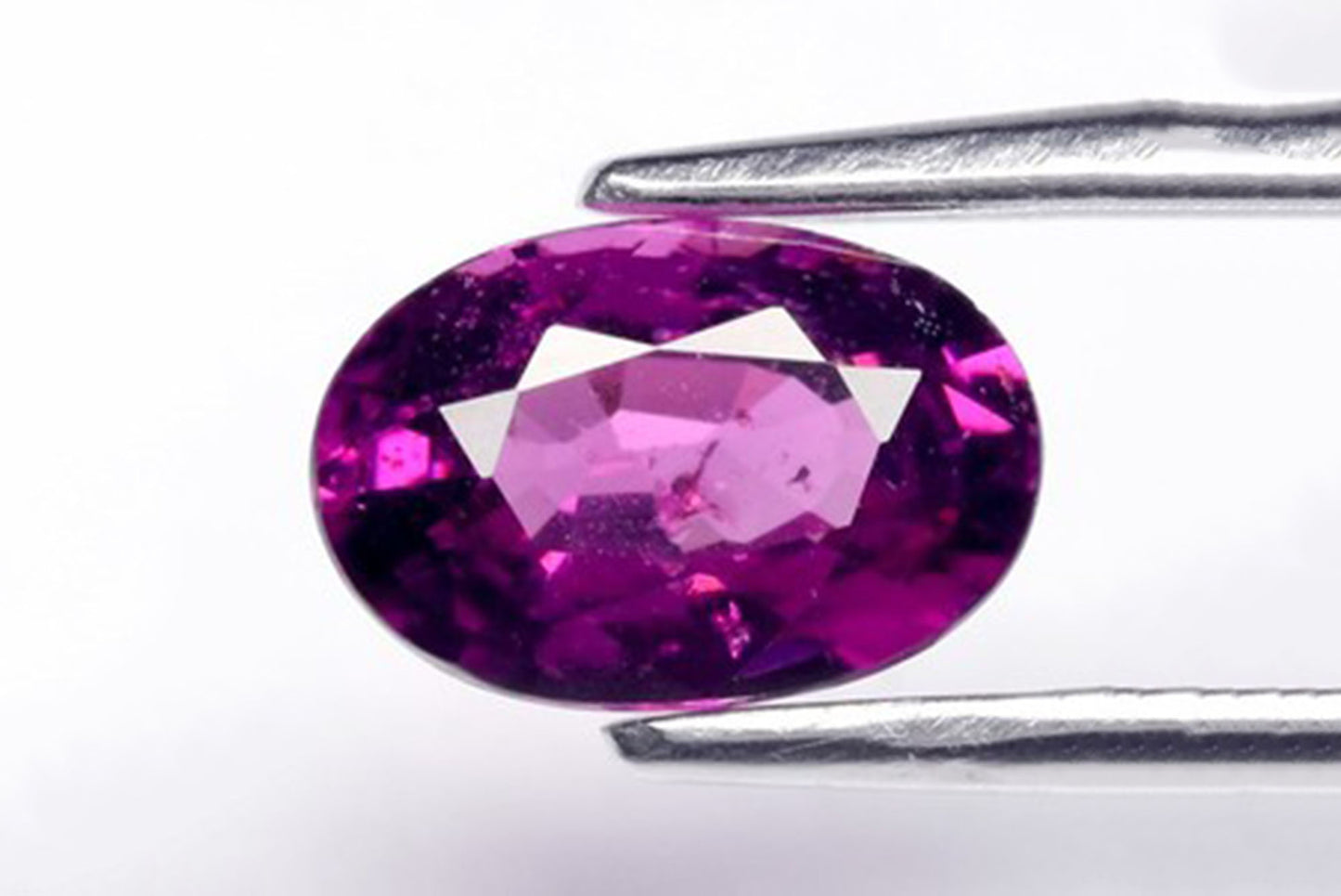 Purple Rhodolite Garnet0.85ct Oval cut