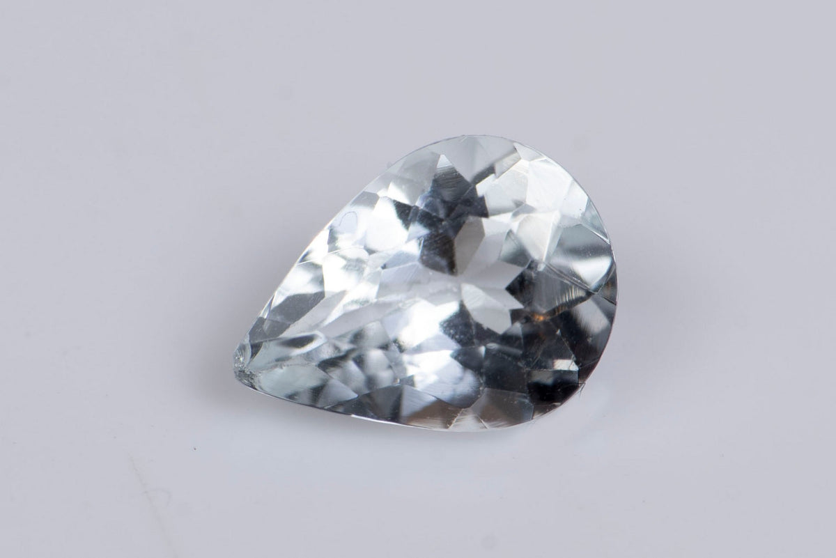 Естествен гошенит (бял аквамарин) 0.61ct капковидна шлифовка №2