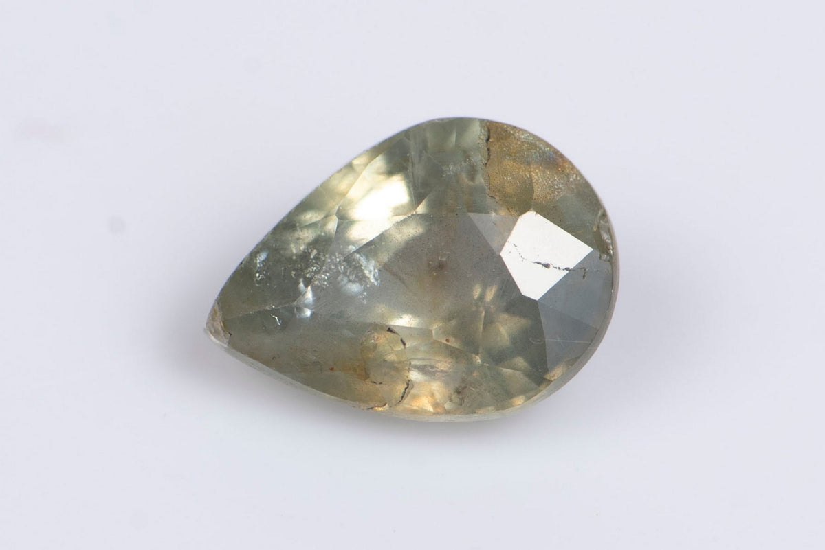 Естествен зелен сапфир 0.82ct, нетретиран, капковидна шлифовка