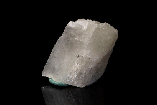 Green spodumene 12.9g fluorescent