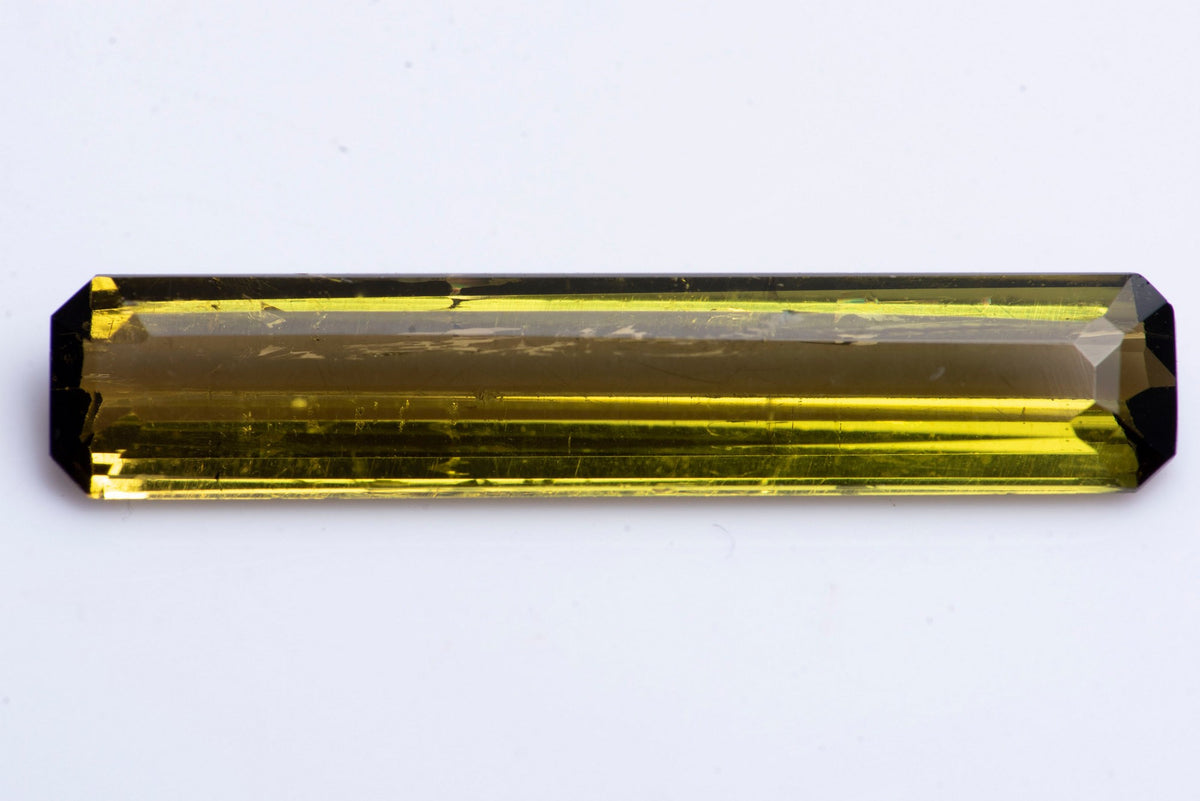 Естествен зелен турмалин 2.38ct багета шлифовка
