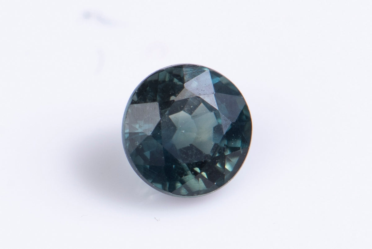 Естествен зеленикаво-син сапфир 0.36ct 3.6mm, кръгла шлифовка, нагряван