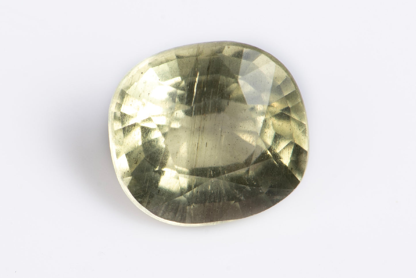Greenish yellow beryl 0.82ct cushion cut