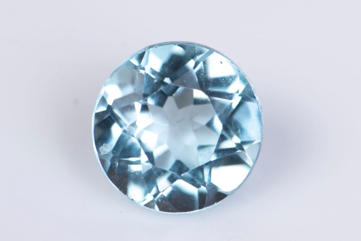 Естествен светлосин топаз 1.06ct 6.1mm кръгла шлифовка