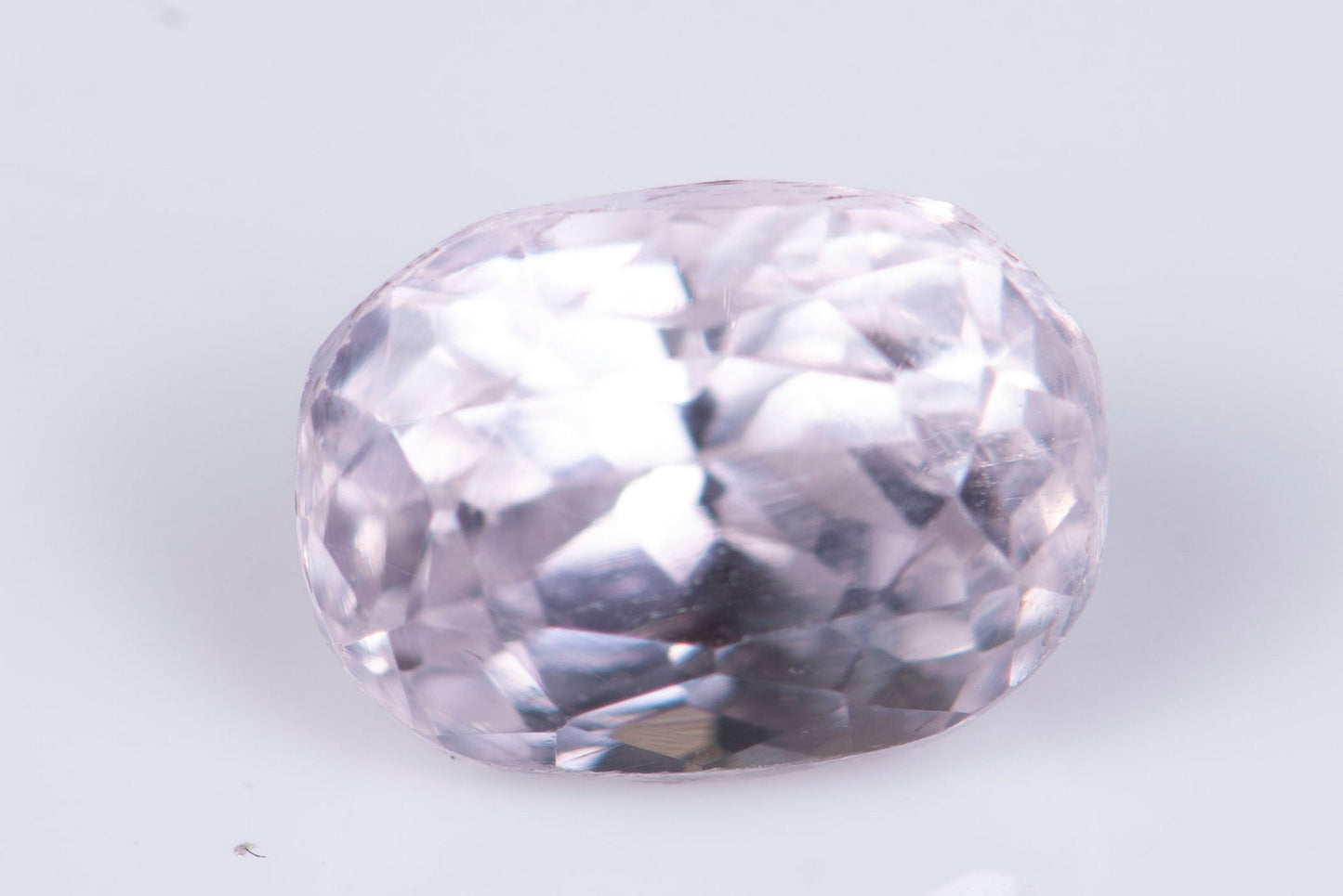 Light pink kunzite 1.61ct fluorescent oval cut