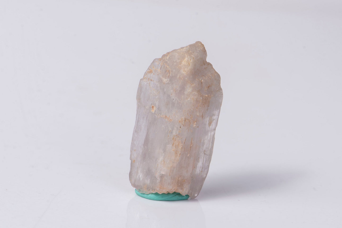 Light pink kunzite spodumene 25.8g fluorescent