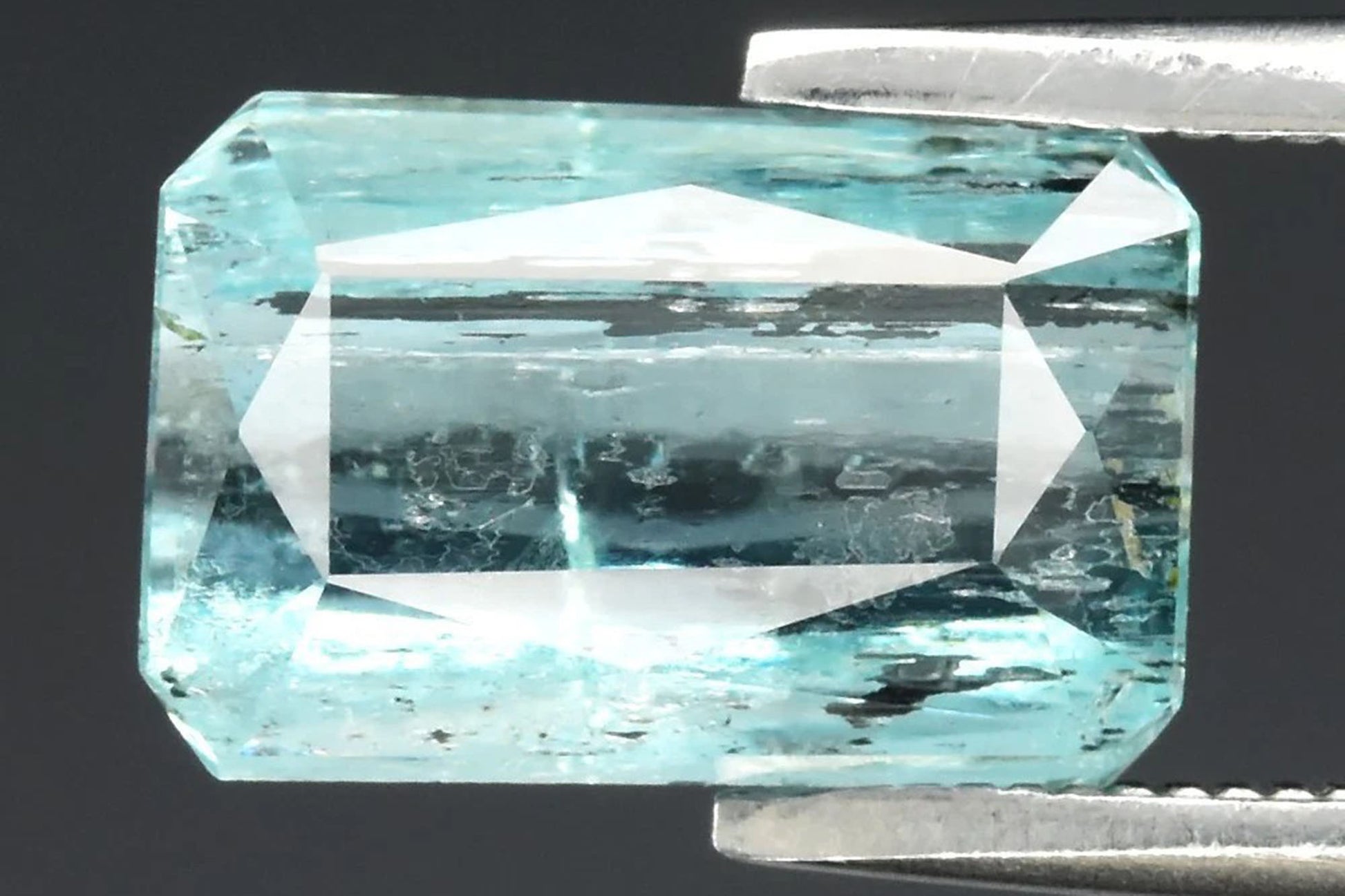 Natural emerald 2.64ct 9.8x6.5mm scissor cut loose gemstone Nigeria origin