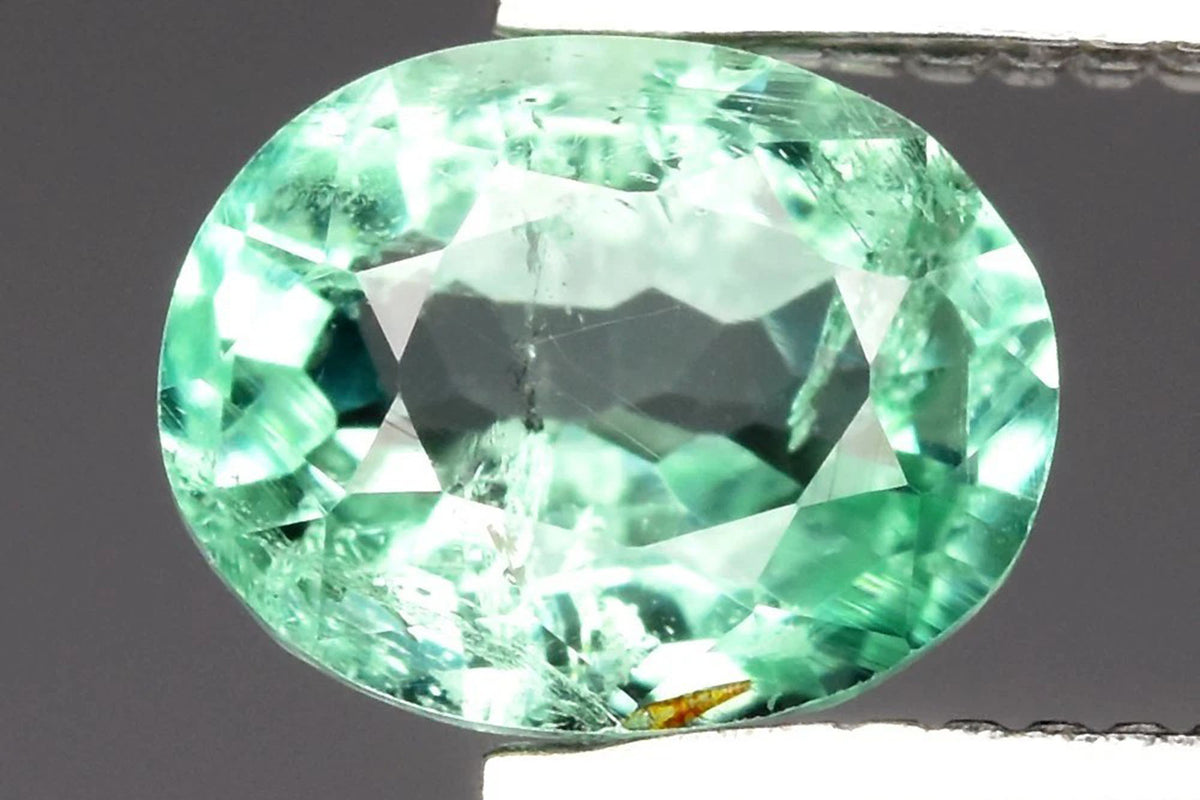 Естествен зелен смарагд от Нигерия 0.42ct 5.5x4.2mm овална шлифовка