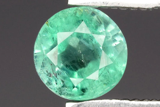 Natural green emerald 0.46ct 4.5mm round cut loose gemstone Nigeria origin