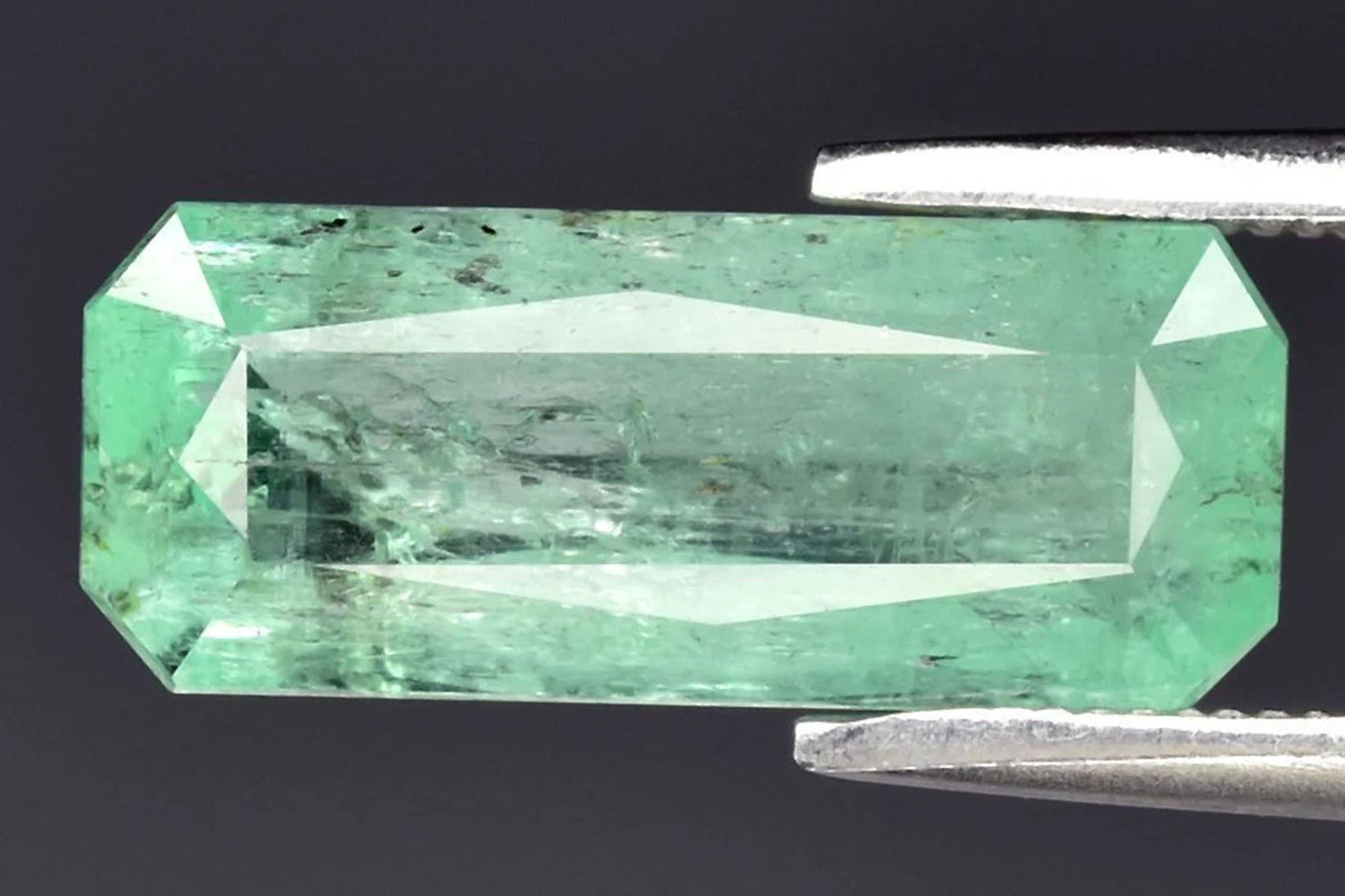 Natural green emerald 2.97ct 13.8x5.5mm octagon cut loose gemstone Nigeria origin