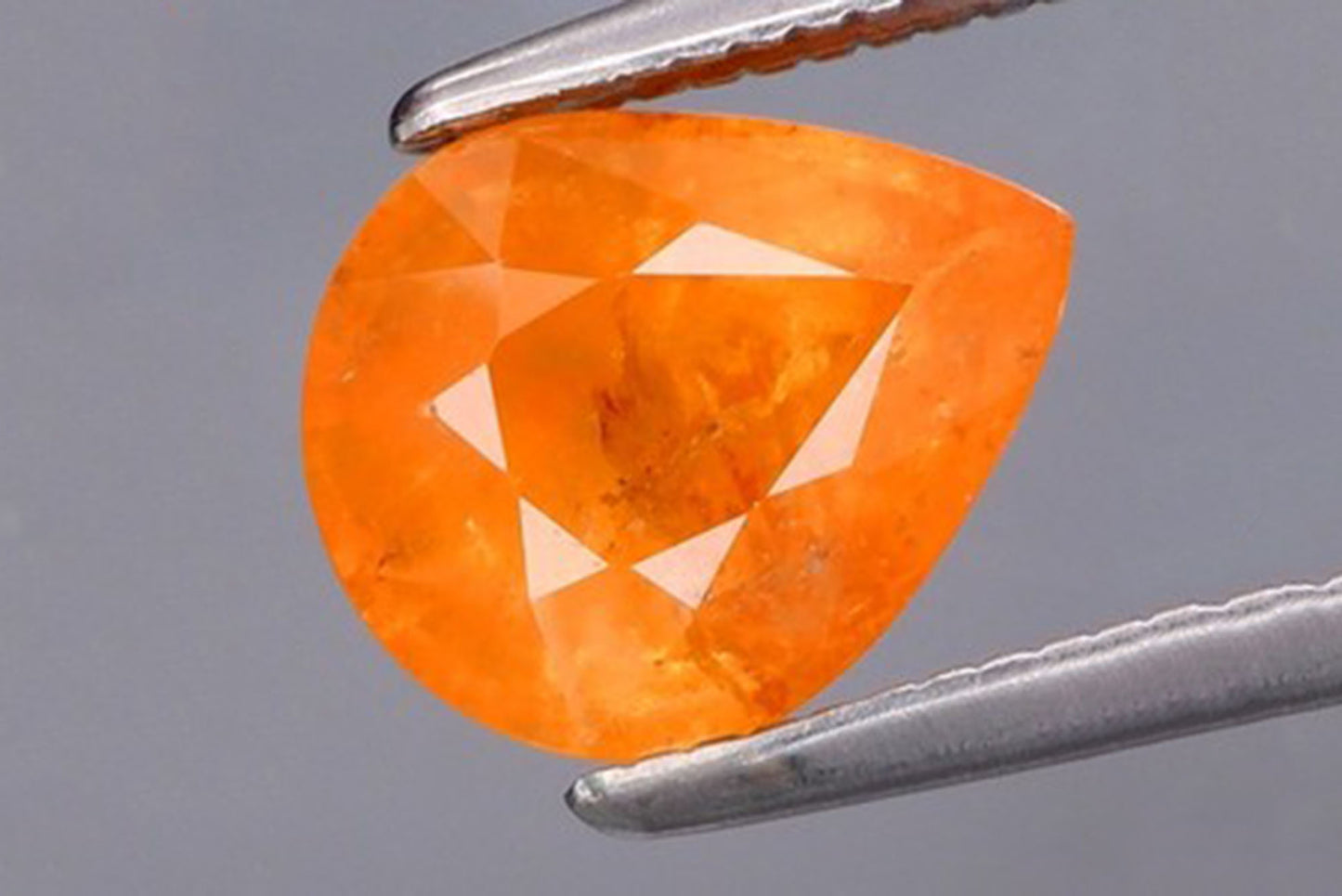 Natural orange spessartite garnet 2.15ct oval cut loose gemstone for jewelry