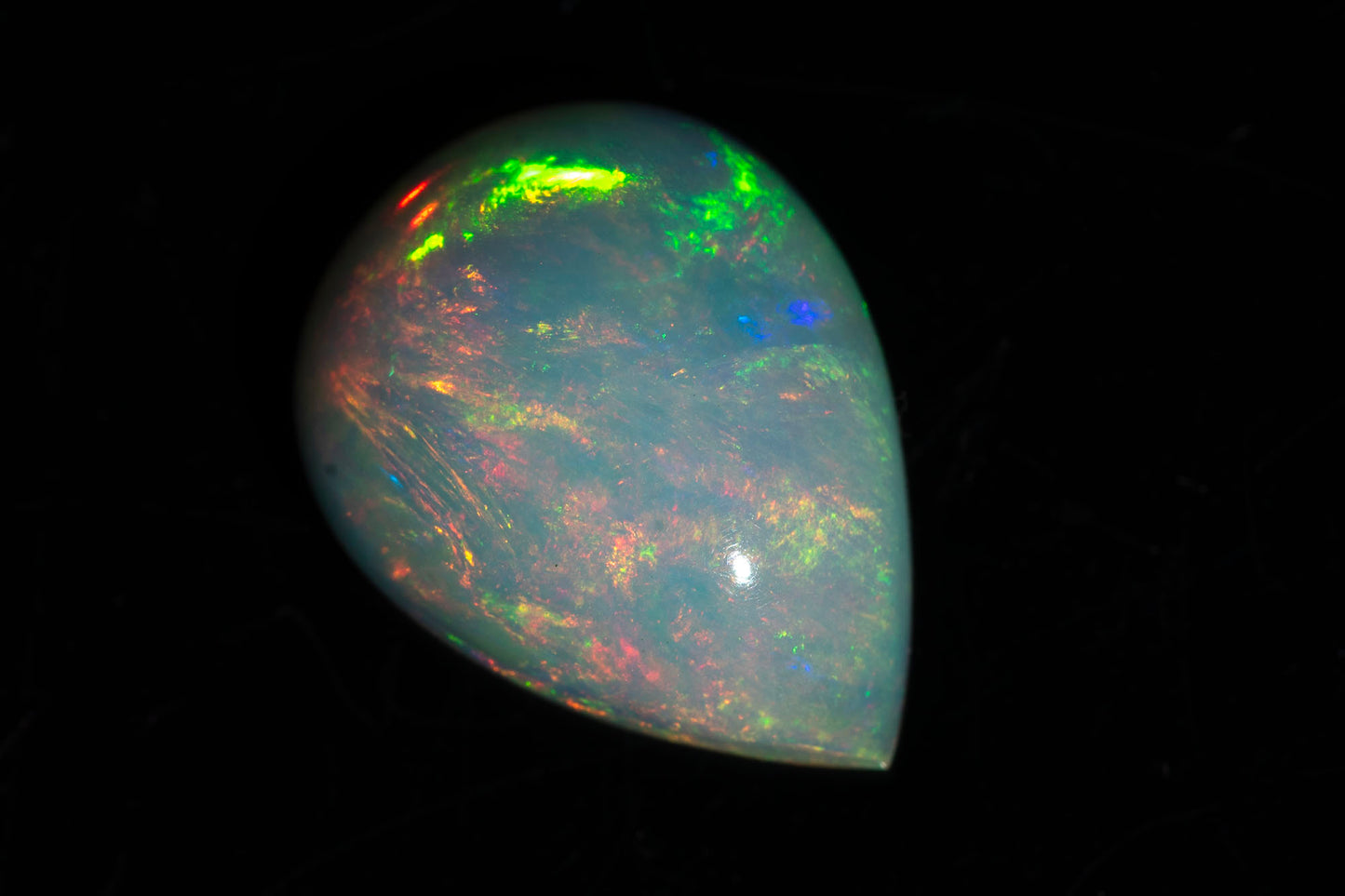 Естествен етиопски опал 2.86ct 13x9.8mm капка кабошон