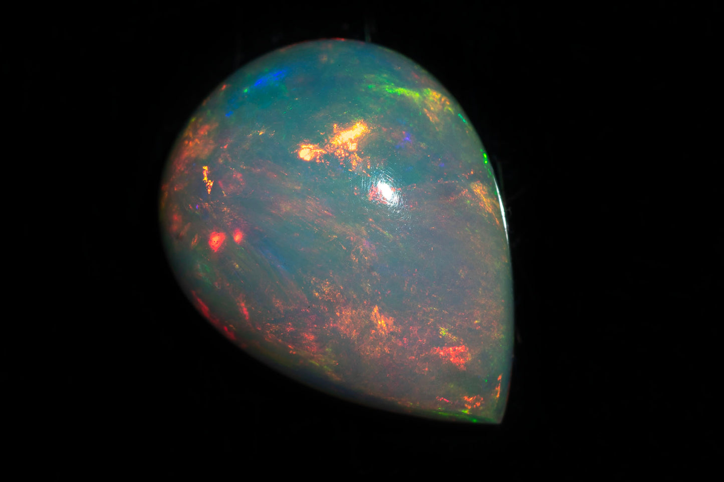 Естествен етиопски опал 2.86ct 13x9.8mm капка кабошон