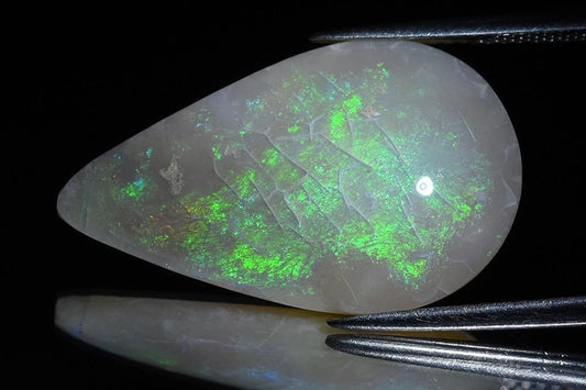 Естествен бял опал от Кубър Педи, Австралия 9.06ct 25x15mm капка кабошон