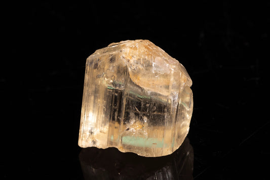 Флуоресцентен скаполит кристал 23.6ct