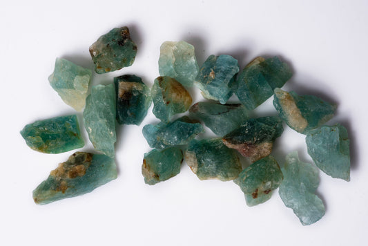 Lot natural grandidierite rough crystals 43ct