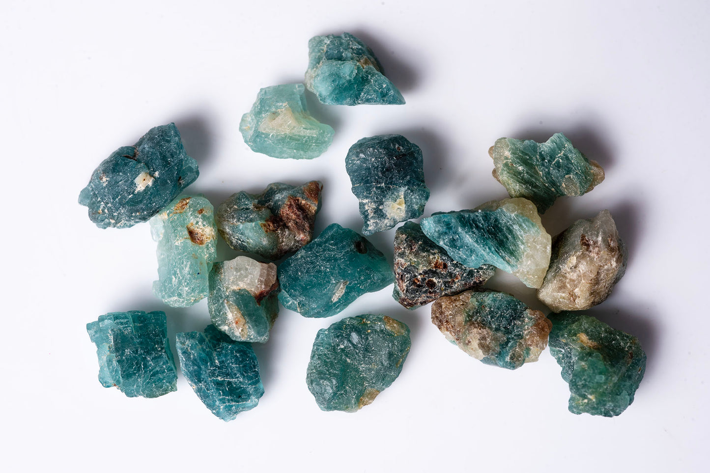 Lot natural grandidierite rough crystals 41.6ct