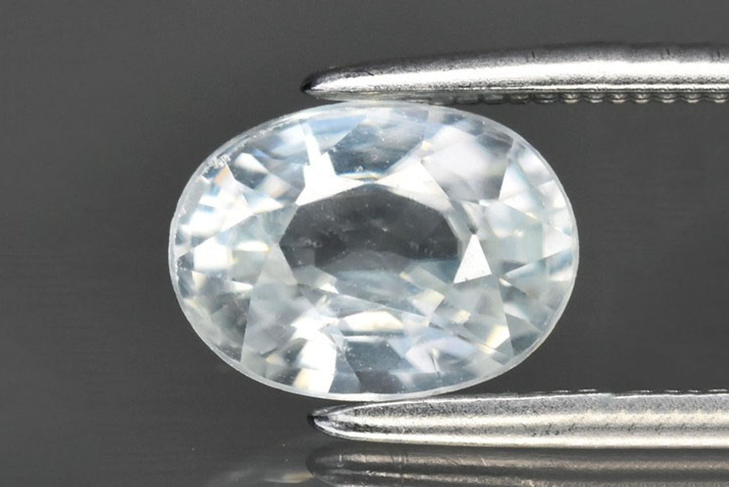 Natural White Zircon 2.01ct 8x6mm VS Oval cut