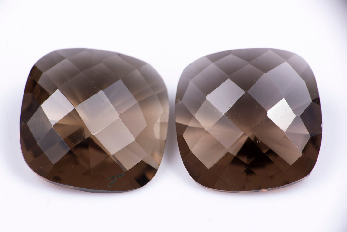 Чифт опушен кварц 14.78ct, cushion шлифовка