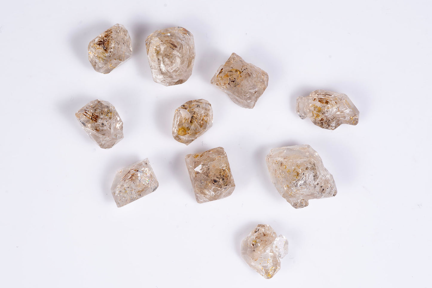 Лот 10 бр петролен кварц кристали 28.7ct флуоресцентни
