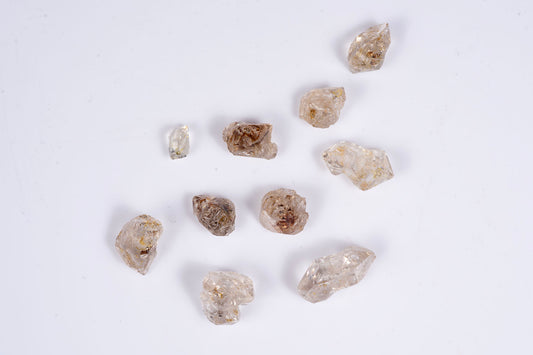 Lot 10pcs petroleum quartz crystals 24.1ct fluorescent